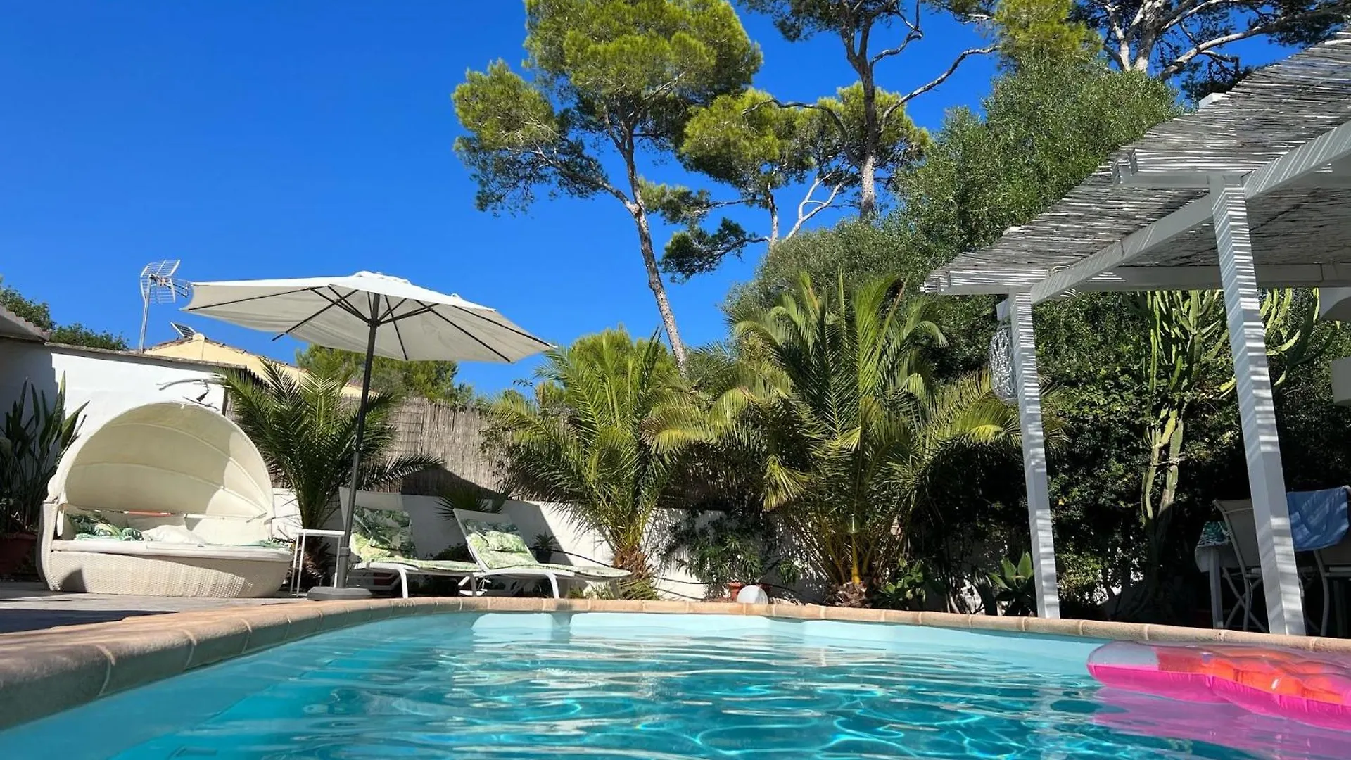 Villa Boira Santany By Priorityvillas 산타니